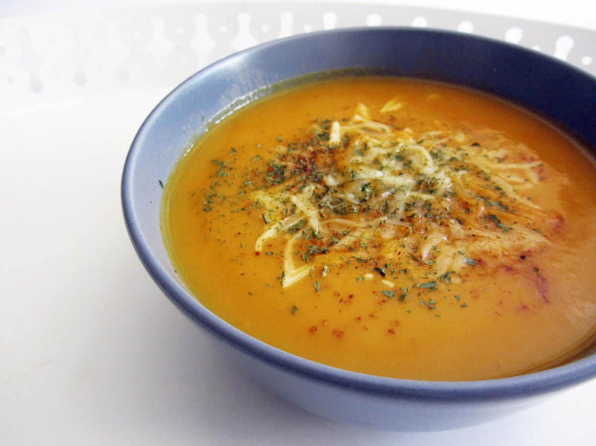 Velouté de carottes et lentilles au curry